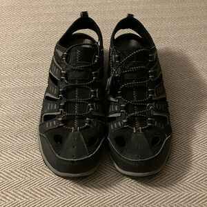 Eddie Bauer Eastport Bungee Breathable Water Shoe Sandals